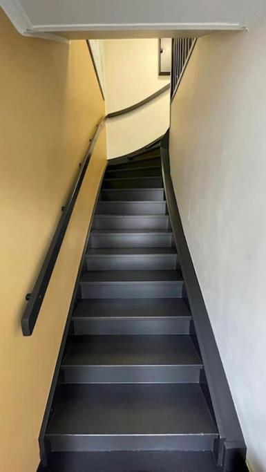Bjorn's Sanctuary - City Center Apartment